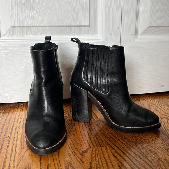 black booties - Picture 1 of 3